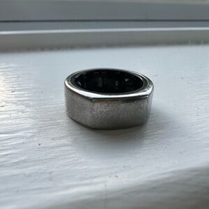 USED silver Oura ring gen 3 heritage size 6